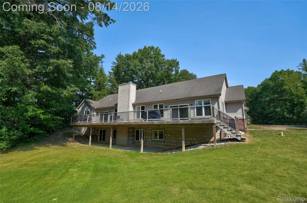 372 Hunters Ridge Drive #A Brandon Charter Township, MI 48462