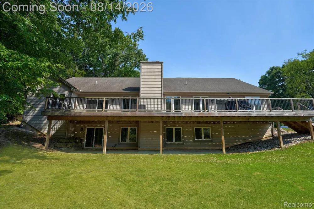 372 Hunters Ridge Drive #A Brandon Charter Township, MI 48462