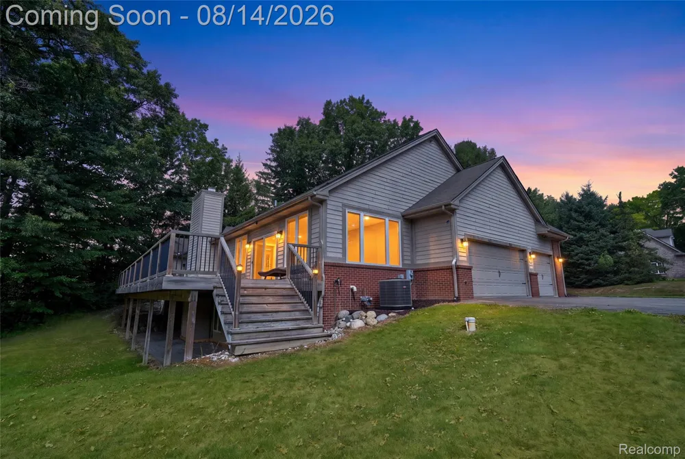 372 Hunters Ridge Drive #A Brandon Charter Township, MI 48462