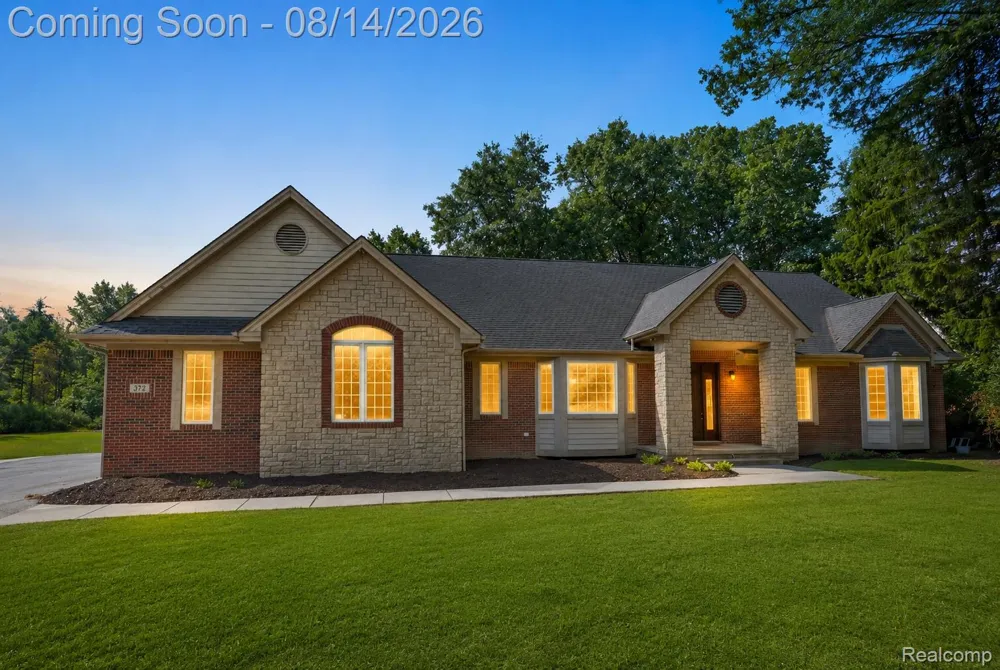 372 Hunters Ridge Drive #A Brandon Charter Township, MI 48462