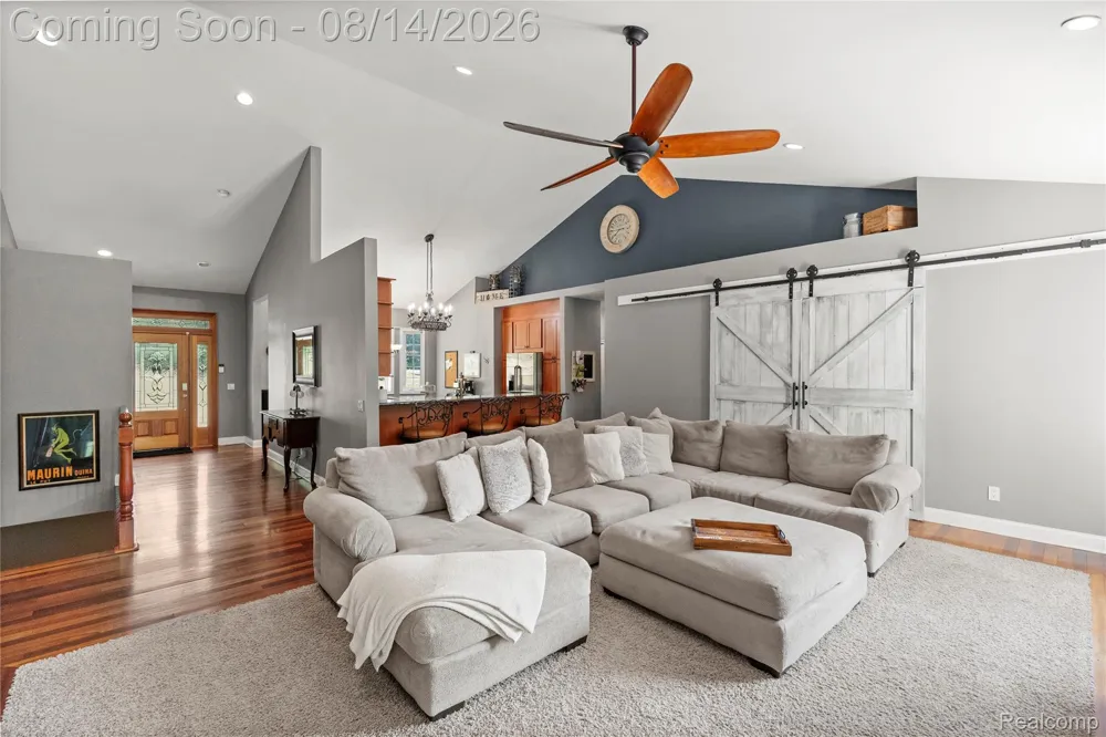 372 Hunters Ridge Drive #A Brandon Charter Township, MI 48462