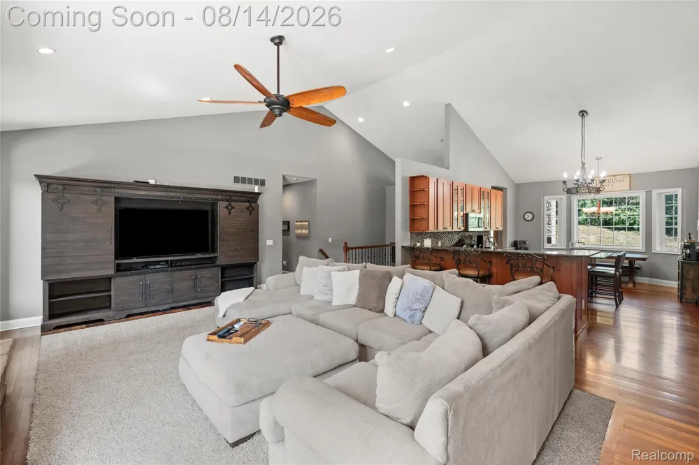 372 Hunters Ridge Drive #A Brandon Charter Township, MI 48462