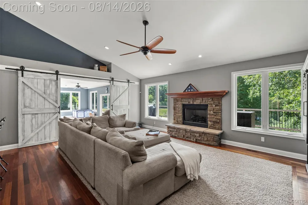 372 Hunters Ridge Drive #A Brandon Charter Township, MI 48462