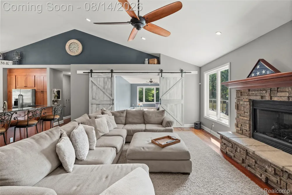 372 Hunters Ridge Drive #A Brandon Charter Township, MI 48462