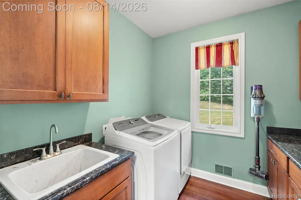 372 Hunters Ridge Drive #A Brandon Charter Township, MI 48462
