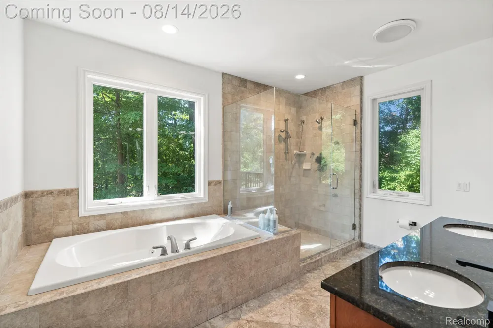 372 Hunters Ridge Drive #A Brandon Charter Township, MI 48462