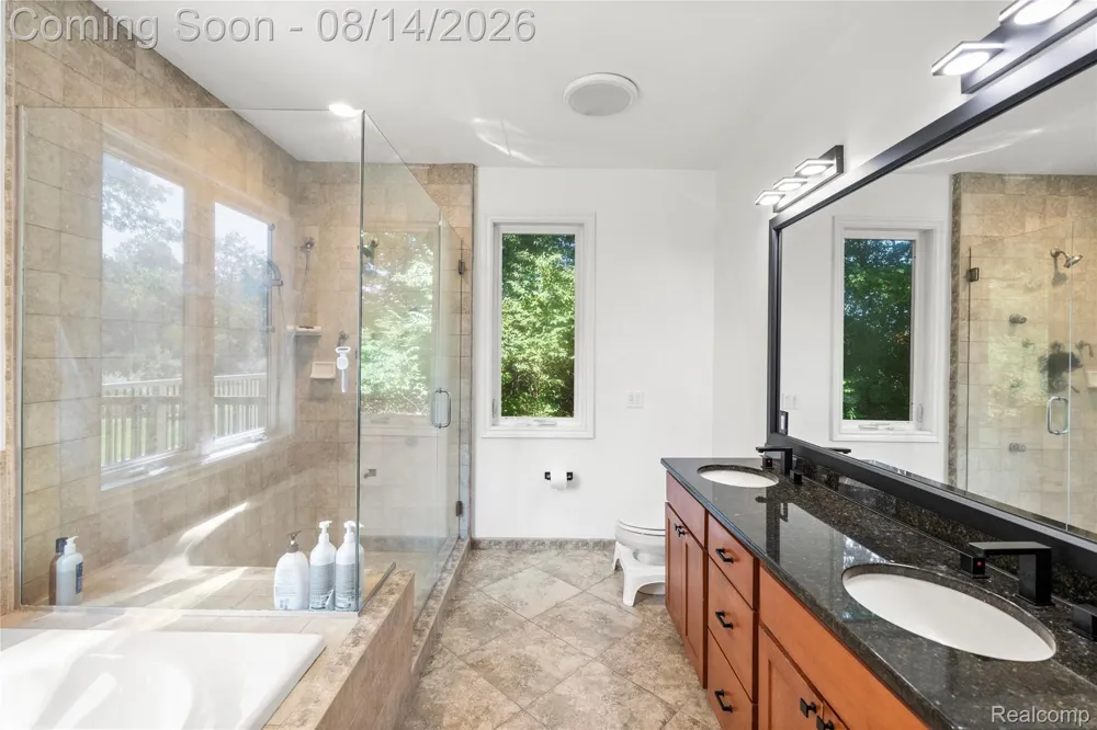 372 Hunters Ridge Drive #A Brandon Charter Township, MI 48462
