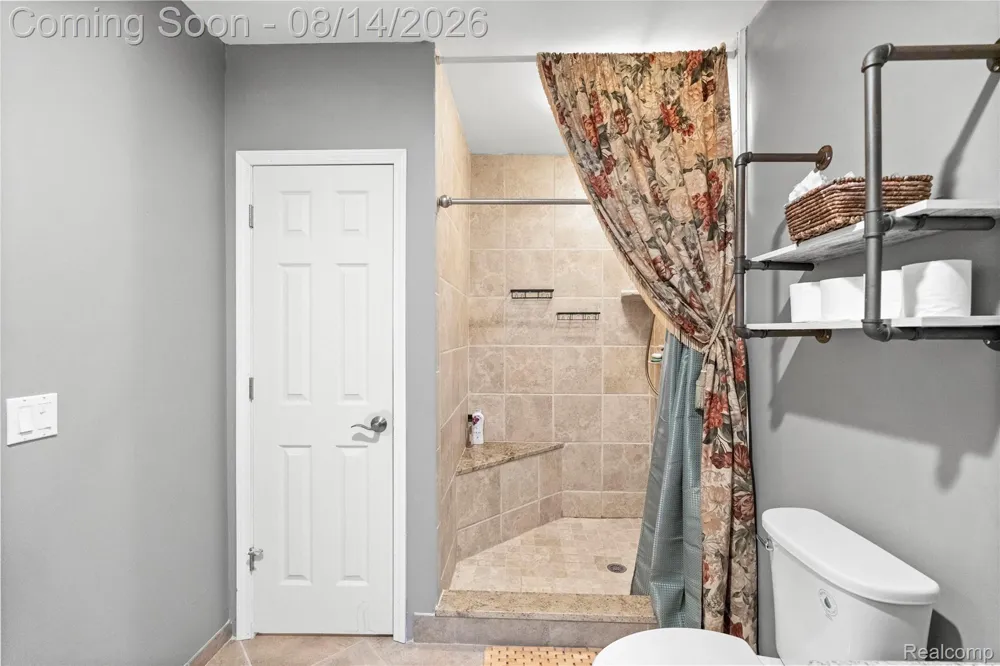 372 Hunters Ridge Drive #A Brandon Charter Township, MI 48462