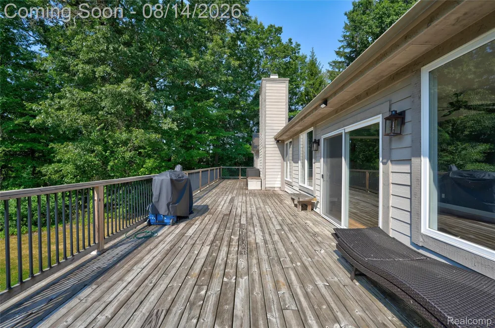 372 Hunters Ridge Drive #A Brandon Charter Township, MI 48462
