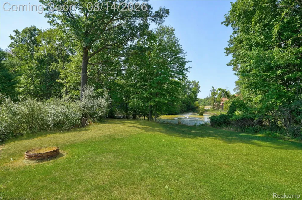 372 Hunters Ridge Drive #A Brandon Charter Township, MI 48462