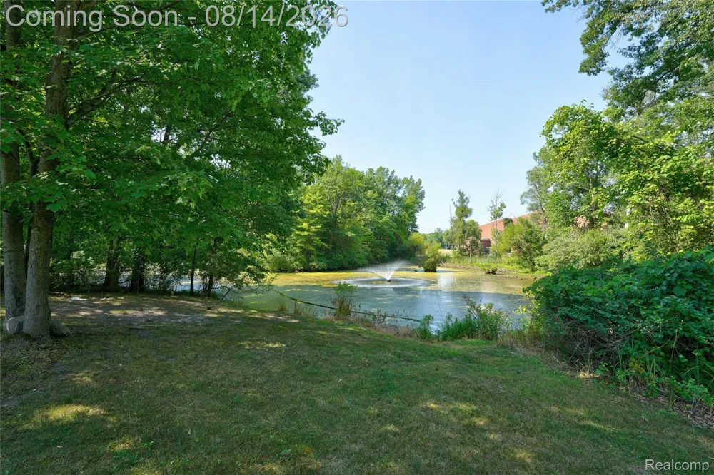 372 Hunters Ridge Drive #A Brandon Charter Township, MI 48462