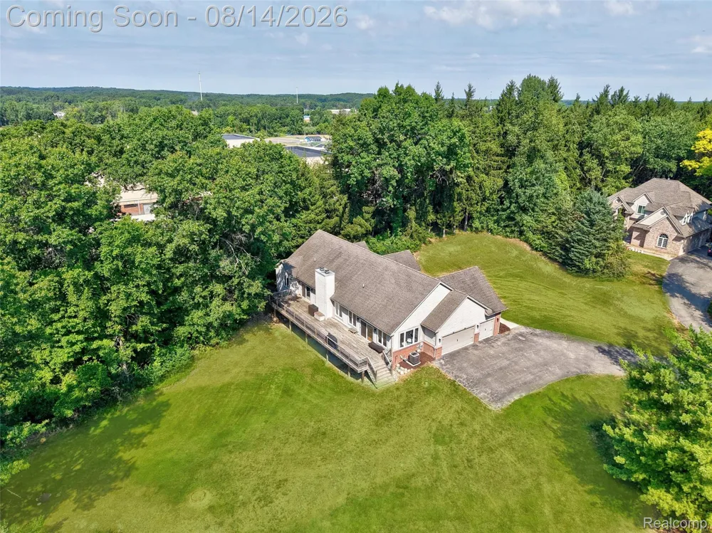 372 Hunters Ridge Drive #A Brandon Charter Township, MI 48462