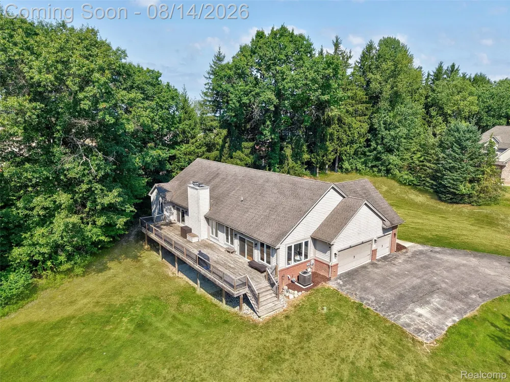 372 Hunters Ridge Drive #A Brandon Charter Township, MI 48462