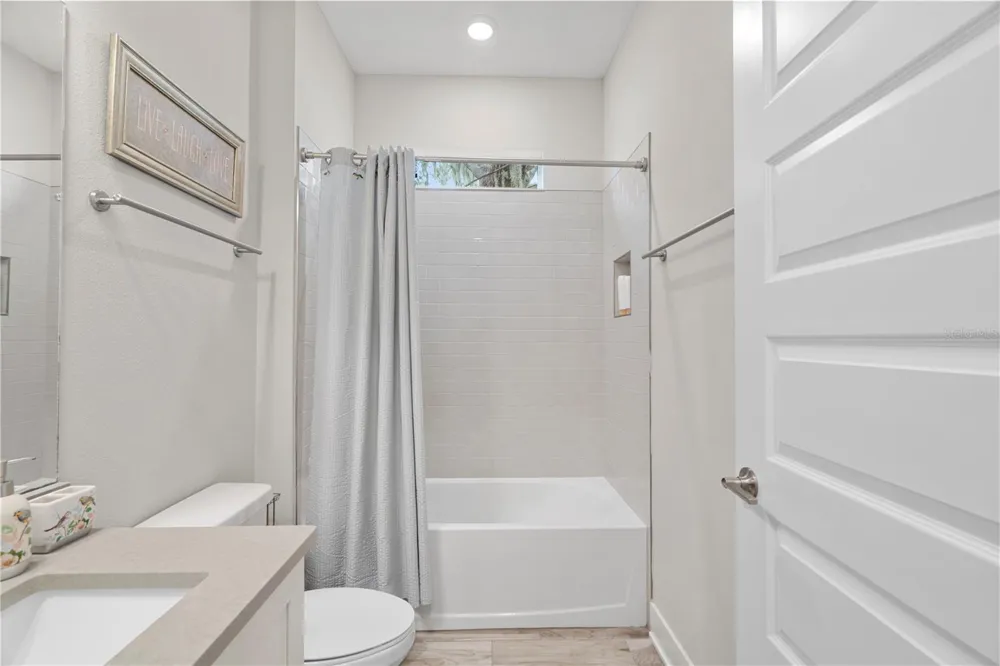 1415 CRYSTAL LAKE DRIVE Lakeland, FL 33801