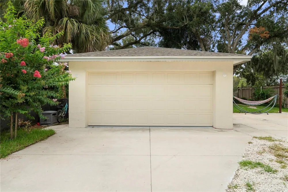 1415 CRYSTAL LAKE DRIVE Lakeland, FL 33801