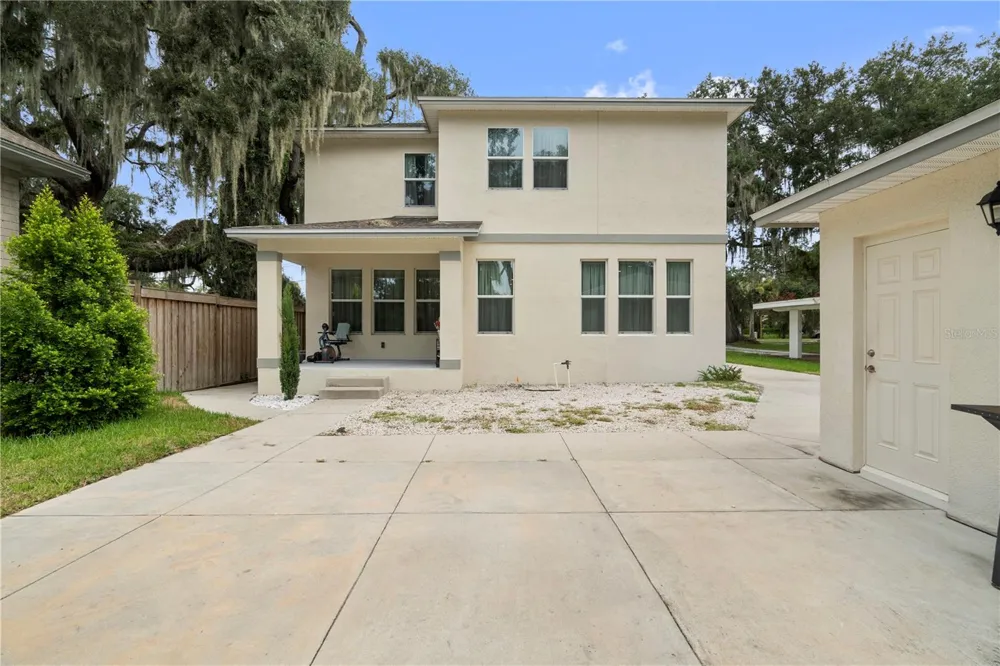 1415 CRYSTAL LAKE DRIVE Lakeland, FL 33801