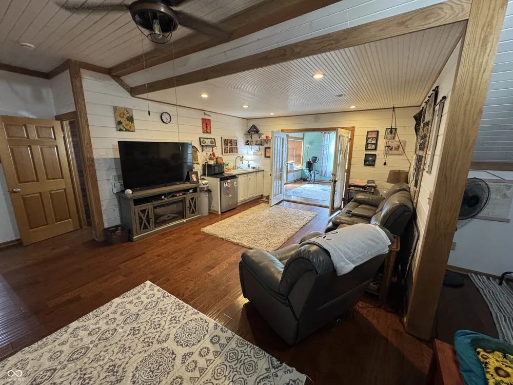 2831 Graham Road Franklin, IN 46131