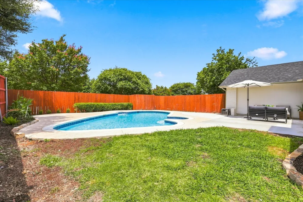 15905 Longvista Drive Dallas, TX 75248