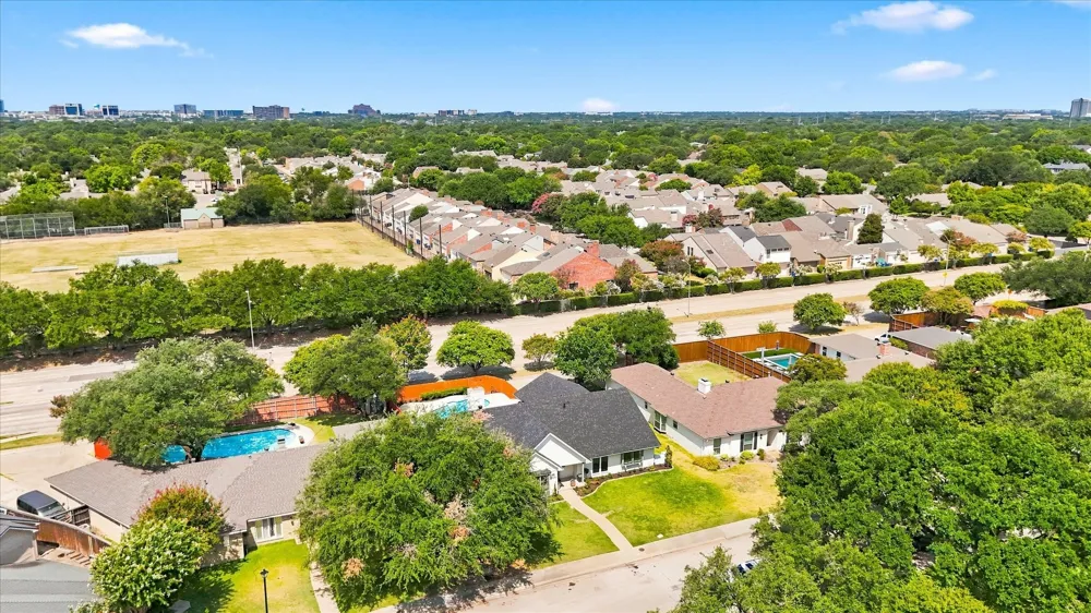 15905 Longvista Drive Dallas, TX 75248