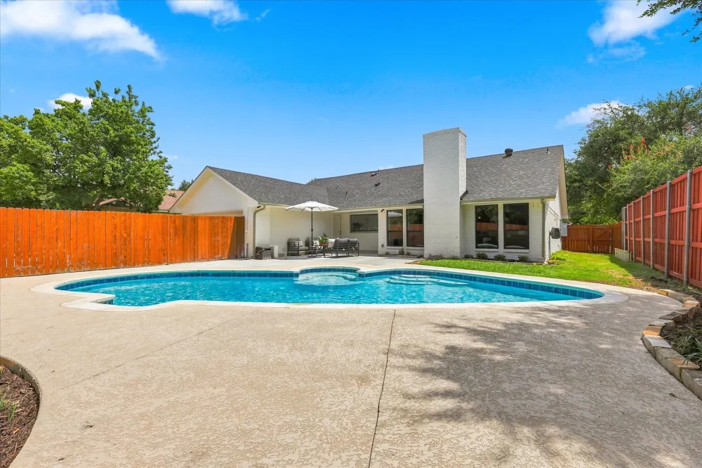 15905 Longvista Drive Dallas, TX 75248