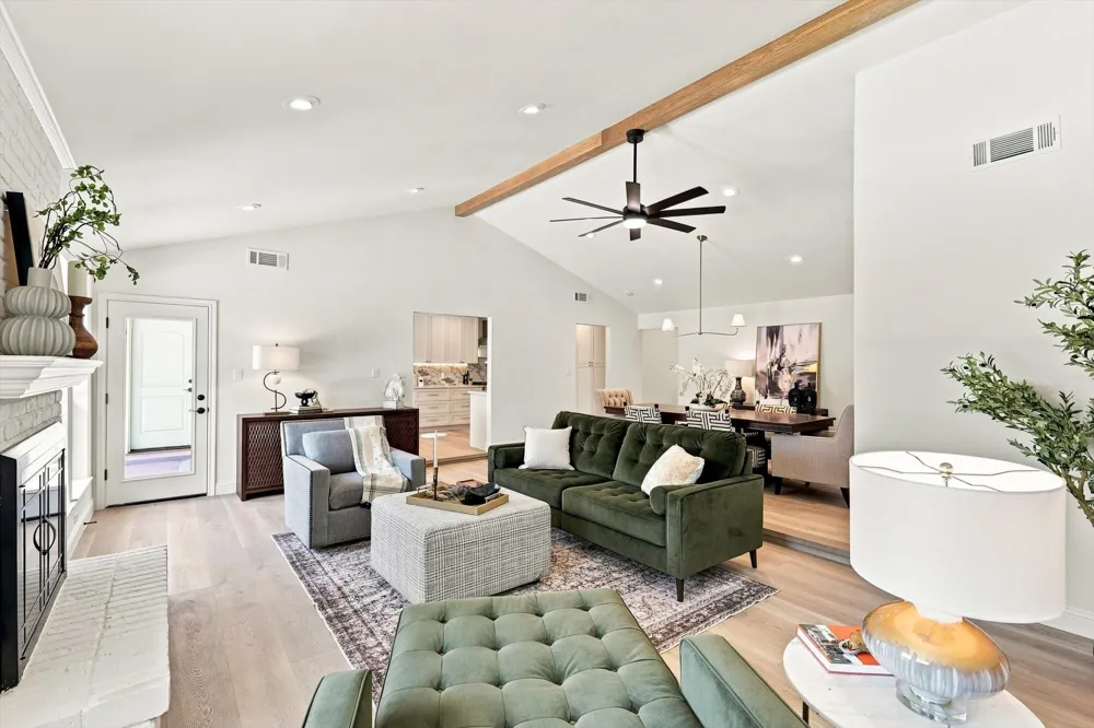 15905 Longvista Drive Dallas, TX 75248