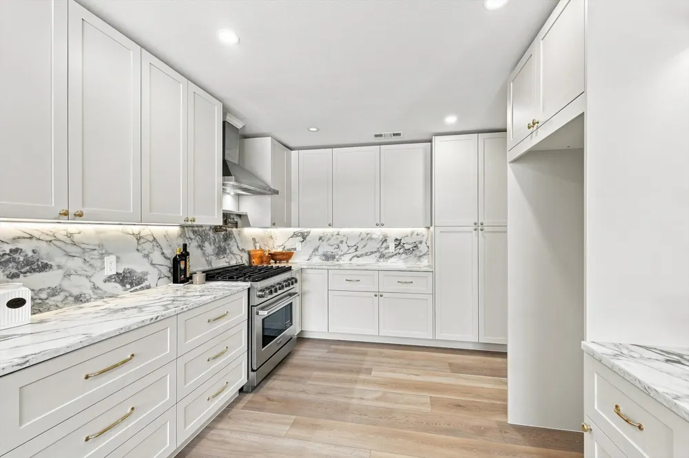 15905 Longvista Drive Dallas, TX 75248