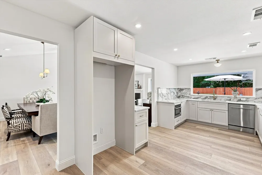 15905 Longvista Drive Dallas, TX 75248