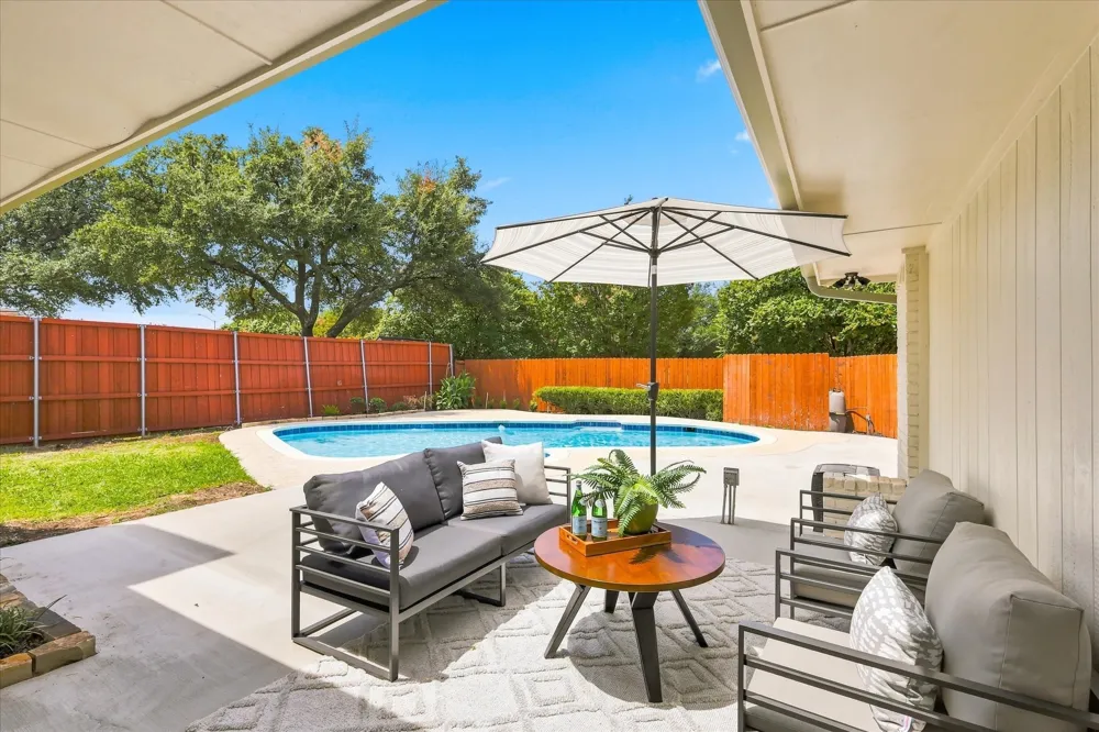 15905 Longvista Drive Dallas, TX 75248