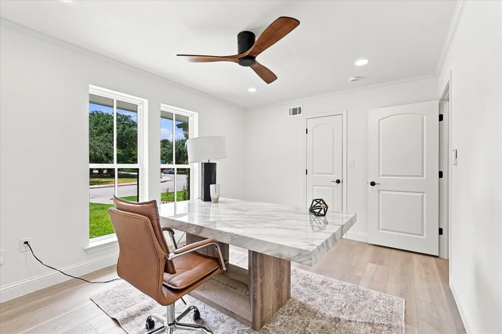 15905 Longvista Drive Dallas, TX 75248