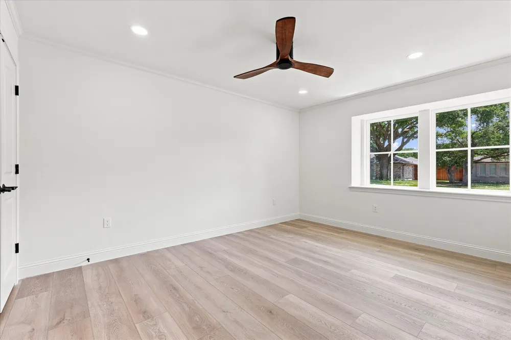 15905 Longvista Drive Dallas, TX 75248