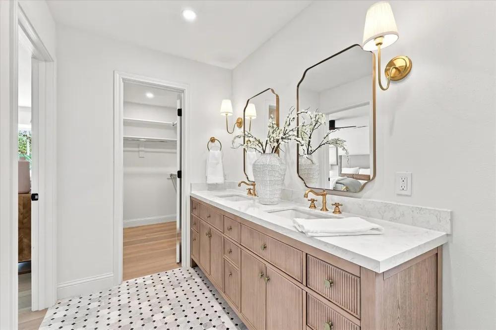 15905 Longvista Drive Dallas, TX 75248