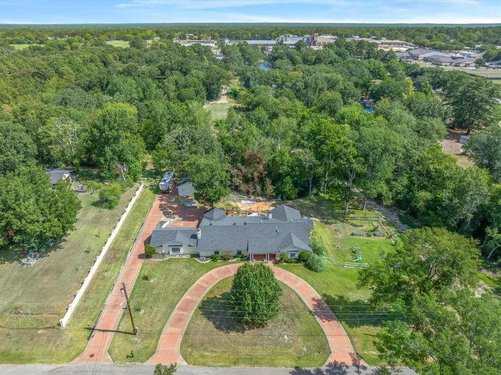 522 W High Street Grand Saline, TX 75140