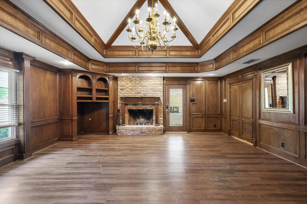522 W High Street Grand Saline, TX 75140
