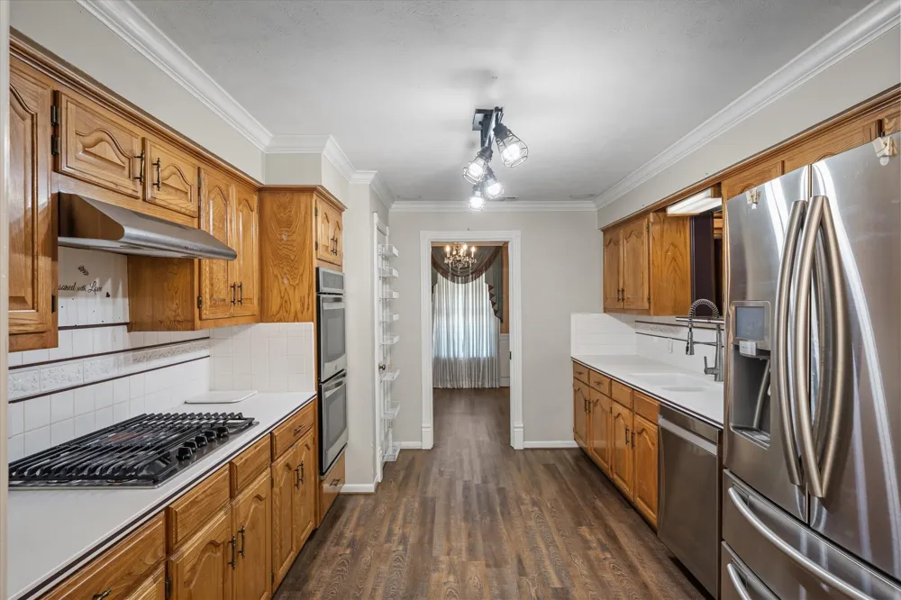 522 W High Street Grand Saline, TX 75140