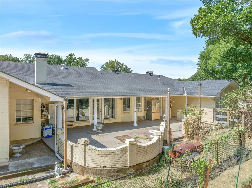 522 W High Street Grand Saline, TX 75140