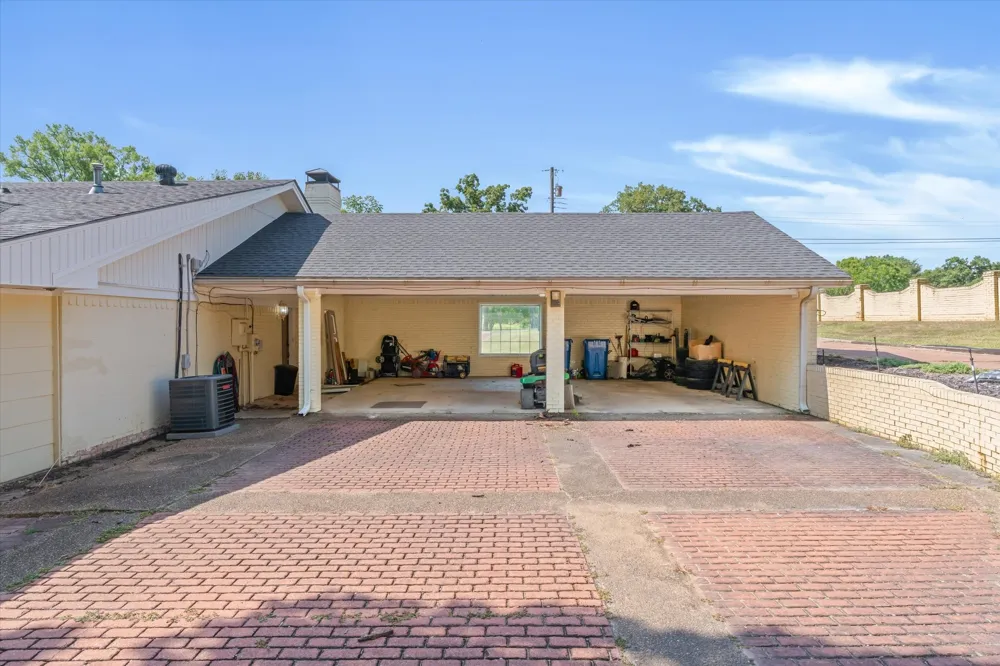 522 W High Street Grand Saline, TX 75140