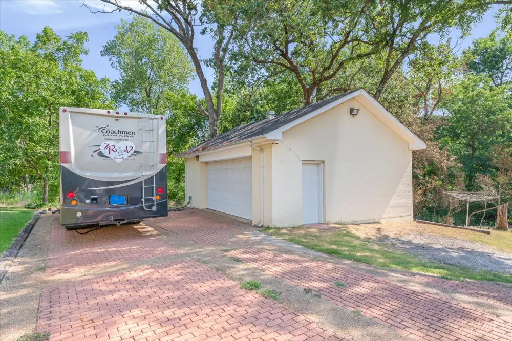 522 W High Street Grand Saline, TX 75140