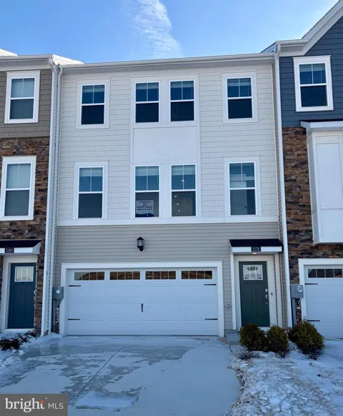 2174 WINTERBERRY LANE