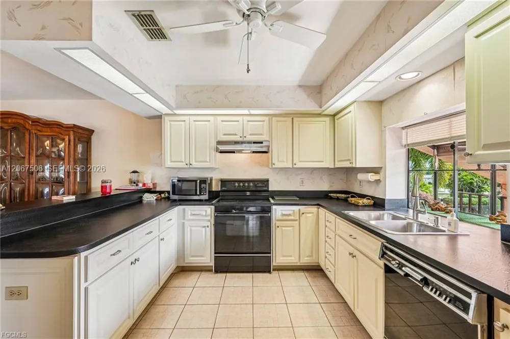 5510 SW 4TH PL #605 Cape Coral, FL 33914