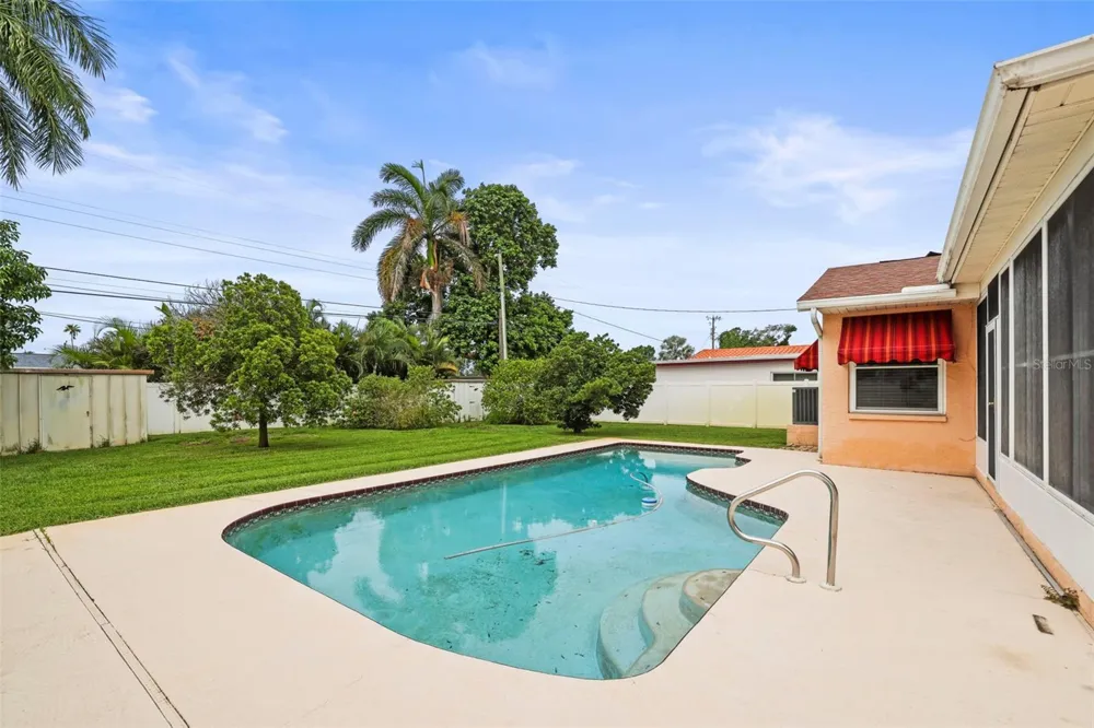 1112 40TH AVE NE St Petersburg, FL 33703