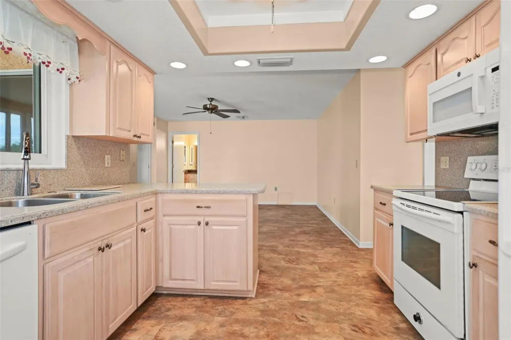 1112 40TH AVE NE St Petersburg, FL 33703