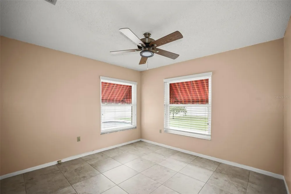 1112 40TH AVE NE St Petersburg, FL 33703