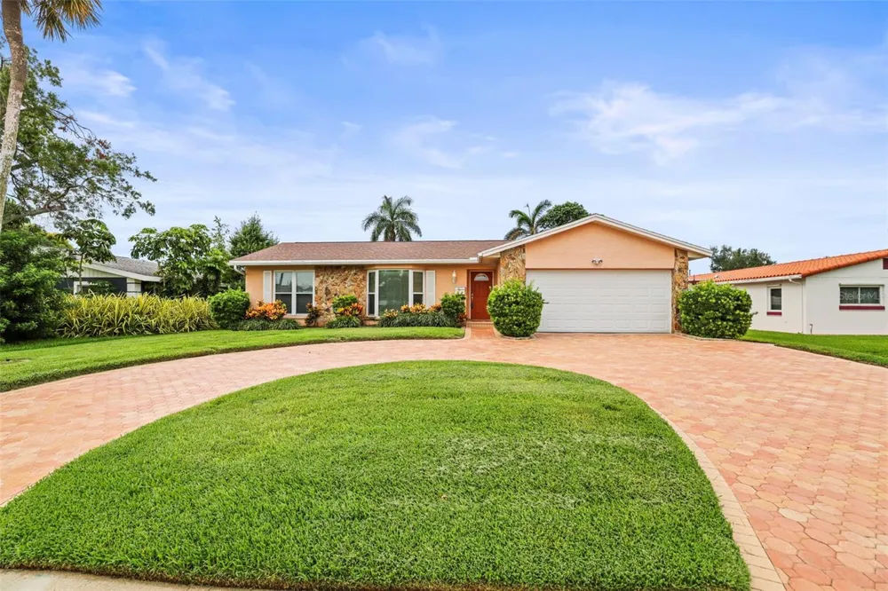 1112 40TH AVE NE St Petersburg, FL 33703