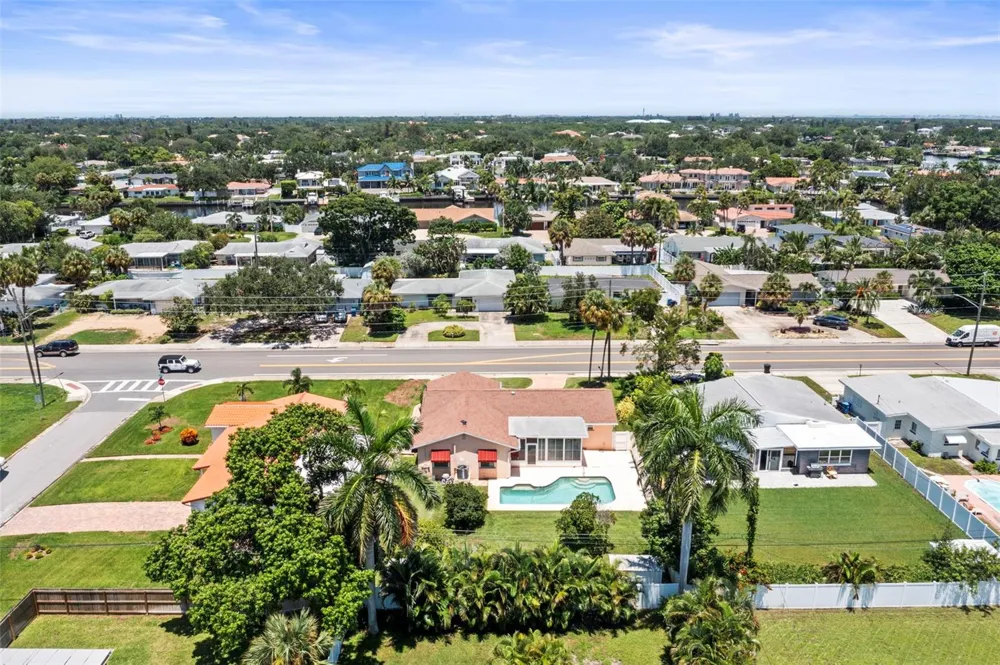 1112 40TH AVE NE St Petersburg, FL 33703