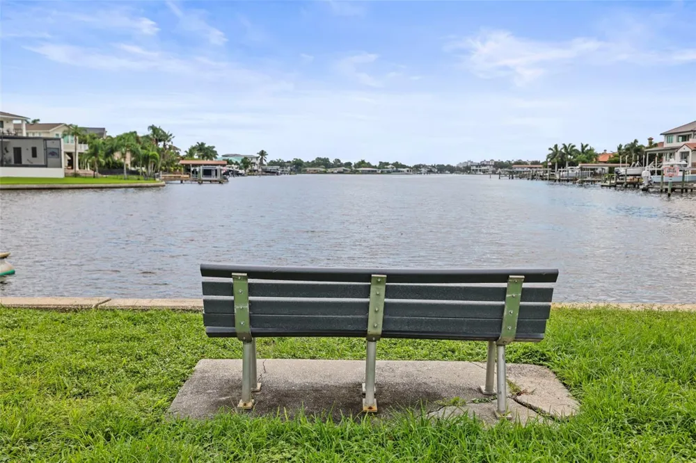 1112 40TH AVE NE St Petersburg, FL 33703