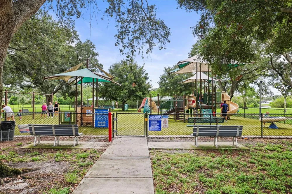 1112 40TH AVE NE St Petersburg, FL 33703