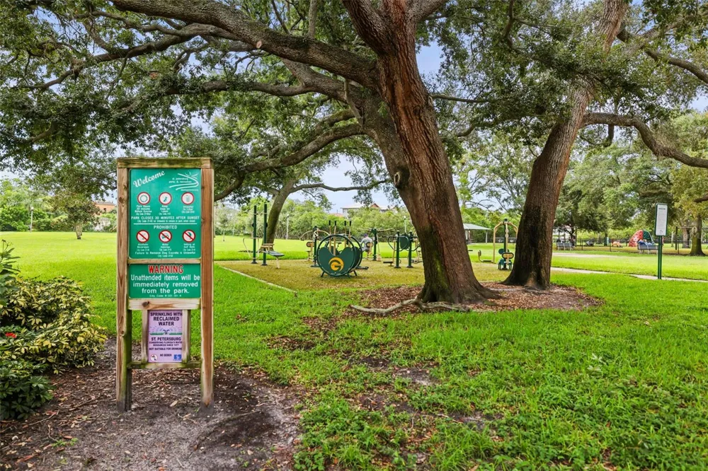 1112 40TH AVE NE St Petersburg, FL 33703