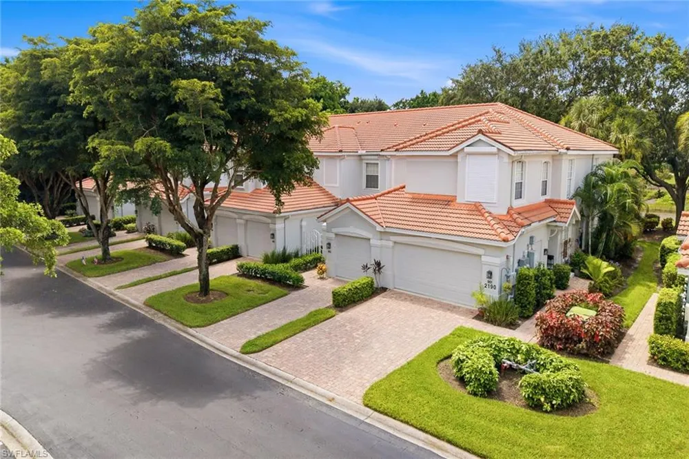 2190 Arielle Drive #901 Naples, FL 34109