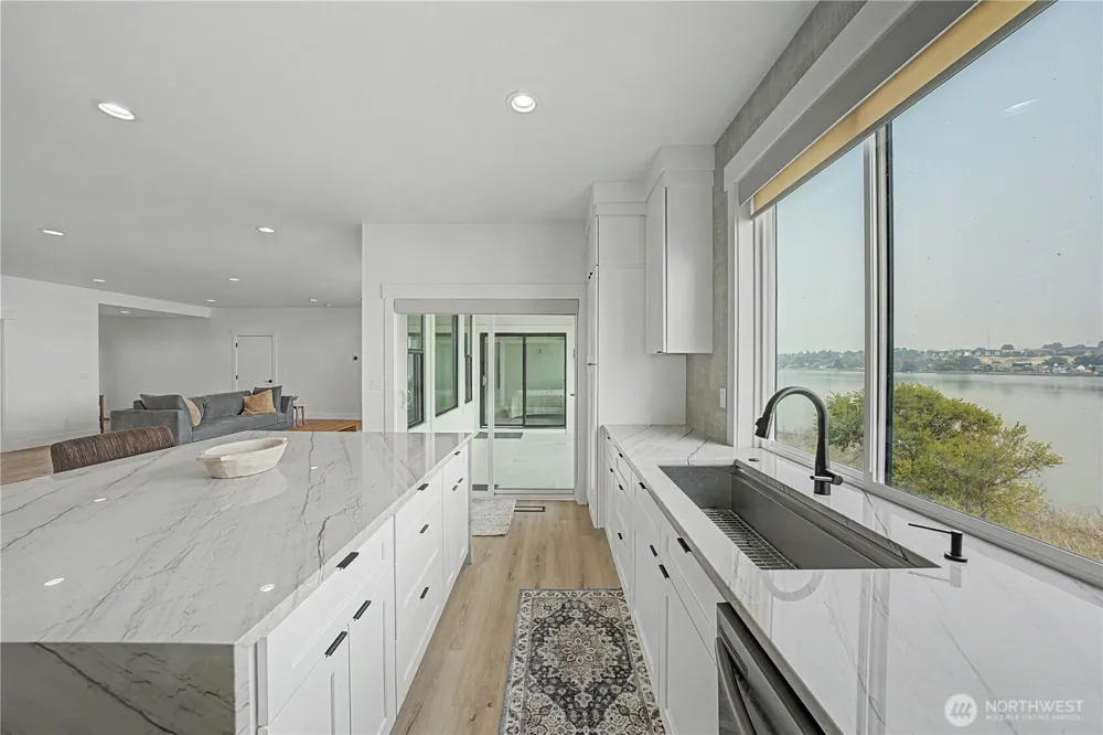 1405 W Lakeside Drive Moses Lake, WA 98837