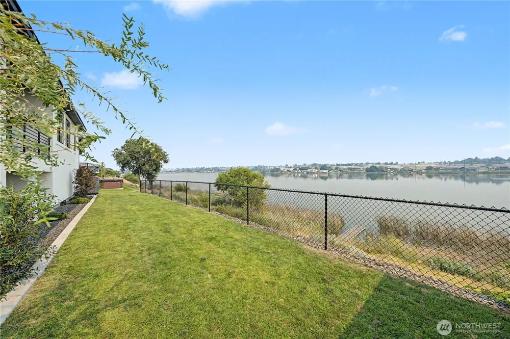 1405 W Lakeside Drive Moses Lake, WA 98837